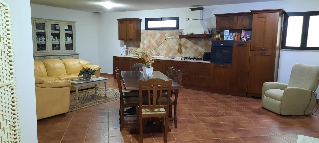 Studio Seminterrato Villa Armonia Iun:P2030 奥罗塞伊 外观 照片